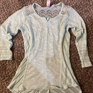 Size 7/8 Mint Green No Boundaries Shirt